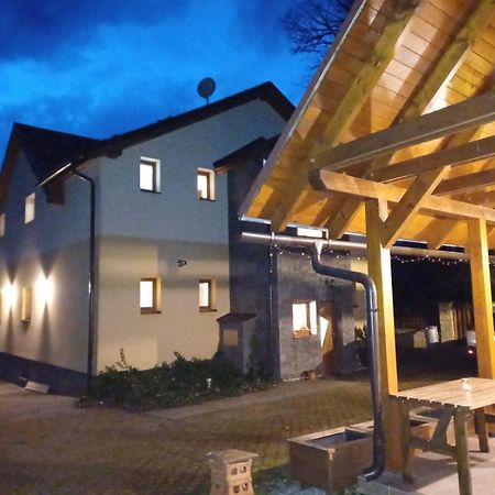 Vila Pohoda Javorniky S Rozlahlym Pozemkom マコー エクステリア 写真